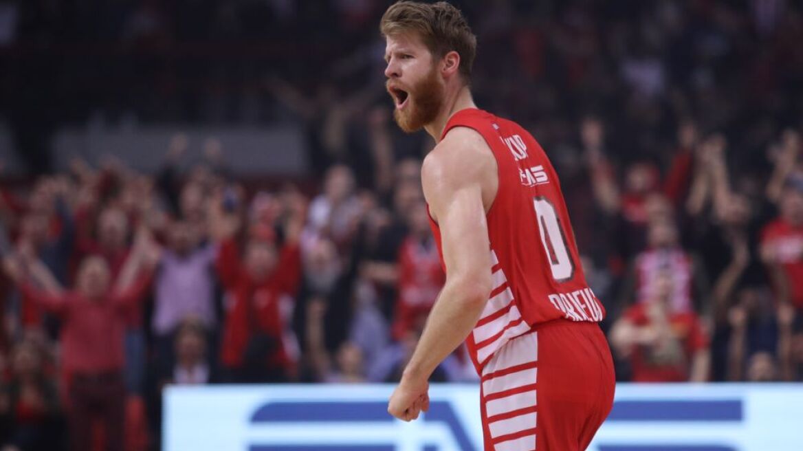 Ολυμπιακός για Γουόκαπ: «Ένας σπουδαίος άνθρωπος και αθλητής στη διάθεση της γαλανόλευκης»