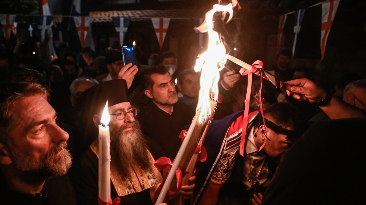 Άγιο Φως: Το Μεγάλο Σάββατο στις 6 μ.μ. φτάνει στην Ελλάδα με ειδική πτήση της Aegean