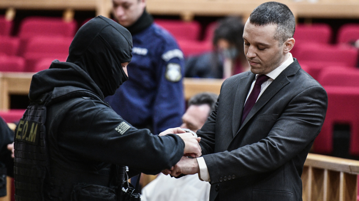 Πειθαρχική έρευνα ζήτησε ο πρόεδρος του ΔΣΑ για το αν διακίνησαν δικηγόροι τις δηλώσεις Κασιδιάρη