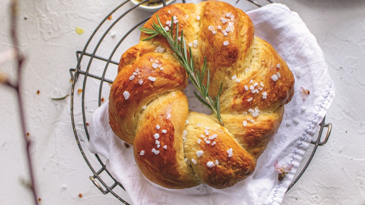Φτιάχνουμε πασχαλινό ψωμί βήμα- βήμα