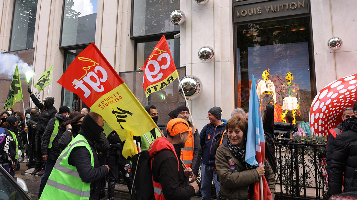 «Να πληρώσουν οι δισεκατομμυριούχοι» φώναζαν οι διαδηλωτές που εισέβαλαν στη «Louis Vuitton»