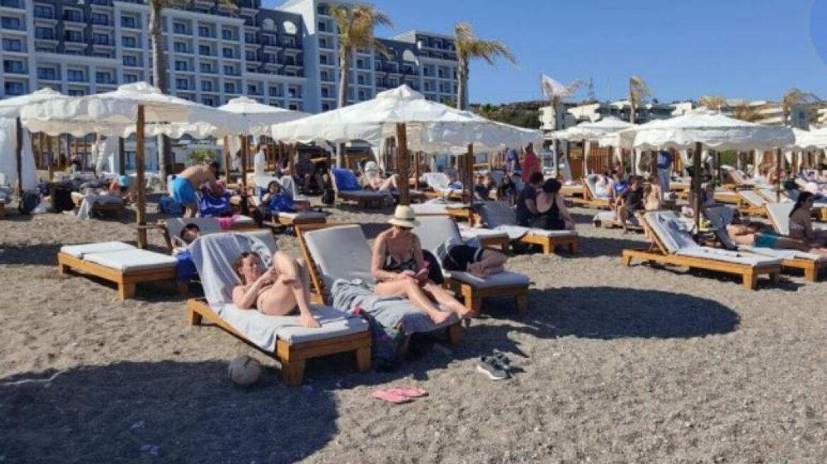 Ρόδος: Ξεχύθηκαν στις παραλίες ντόπιοι και τουρίστες με θερμοκρασίες καλοκαιριού (φωτογραφίες)