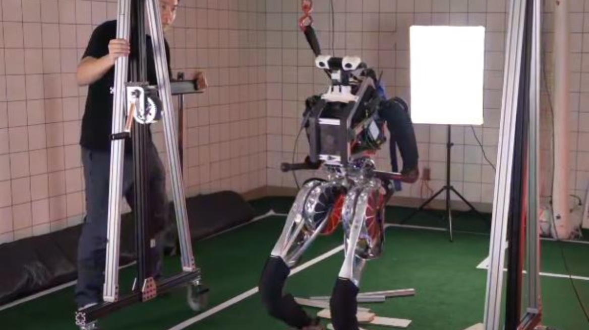 ΗΠΑ: Έτοιμη για τα γήπεδα η «ARTEMIS», το ανθρωπόμορφο ρομπότ που παίζει ποδόσφαιρο