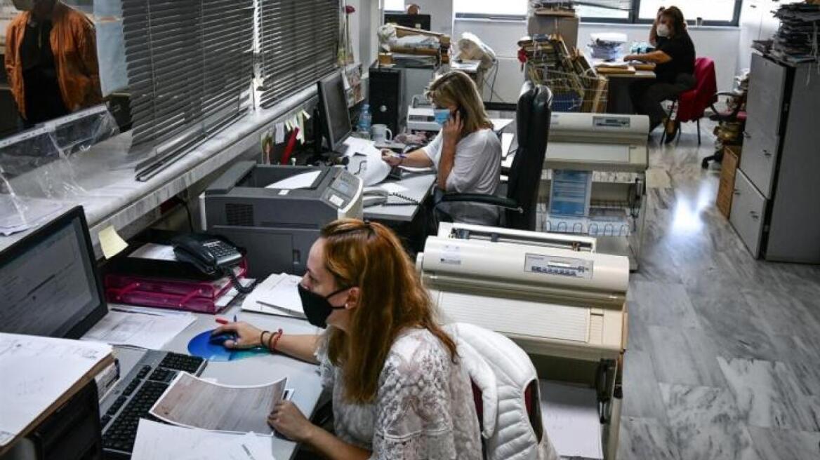 ΑΑΔΕ: Έως 150.000 ευρώ το πρόστιμο στους επιτήδειους που κρύβονται από την εφορία