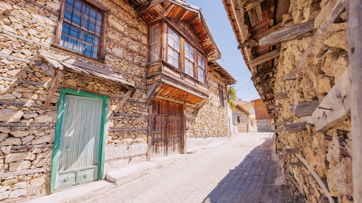 Τουρκία: Τι είναι τα «σπίτια με τα κουμπώματα» -Χρησιμοποιούνται και ως boutique ξενώνες 