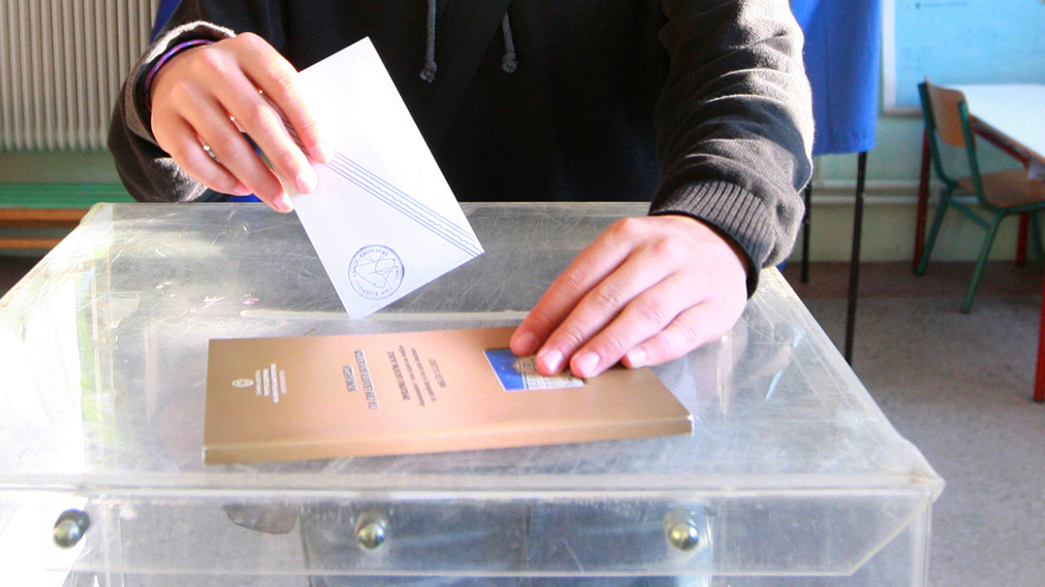 Εκλογές 2023: Με 6,9% προηγείται η ΝΔ του ΣΥΡΙΖΑ στην εκτίμηση ψήφου σύμφωνα με νέα δημοσκόπηση της Metron Analysis