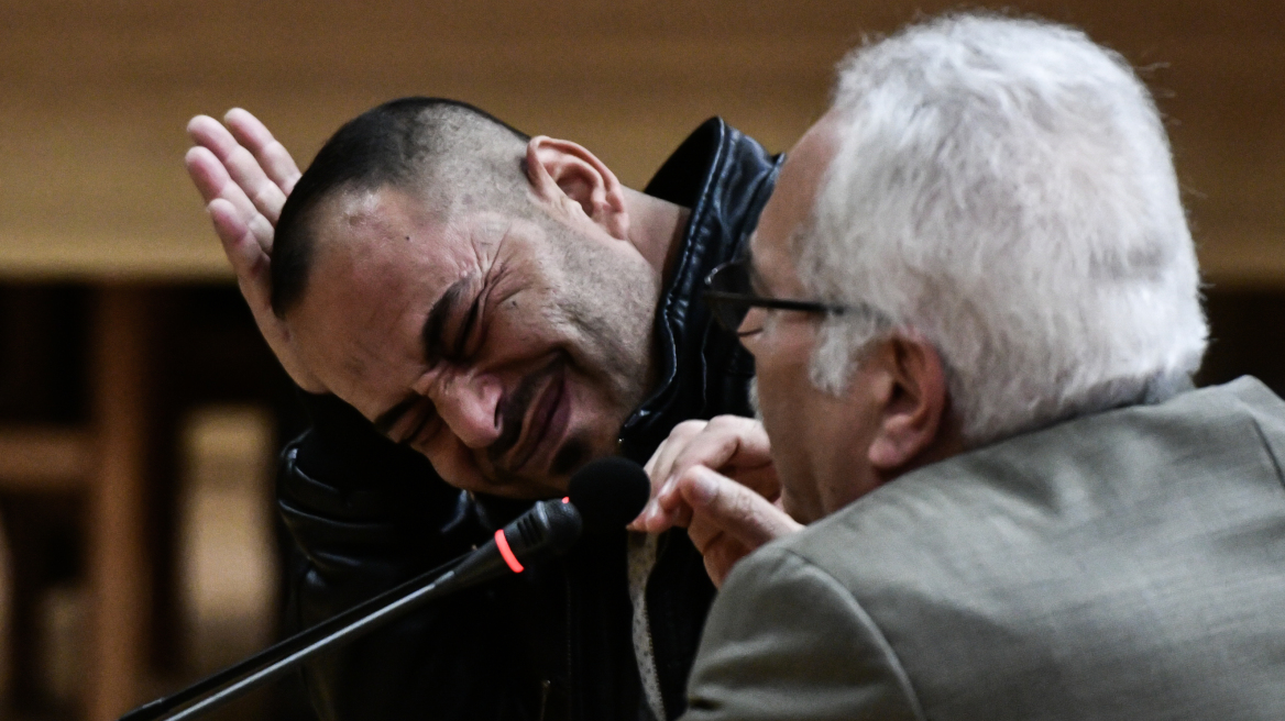 Δίκη Χρυσής Αυγής: Σταμάτησαν να με χτυπούν γιατί νόμιζαν ότι πέθανα, κατέθεσε Αιγύπτιος που του επιτέθηκαν το 2012