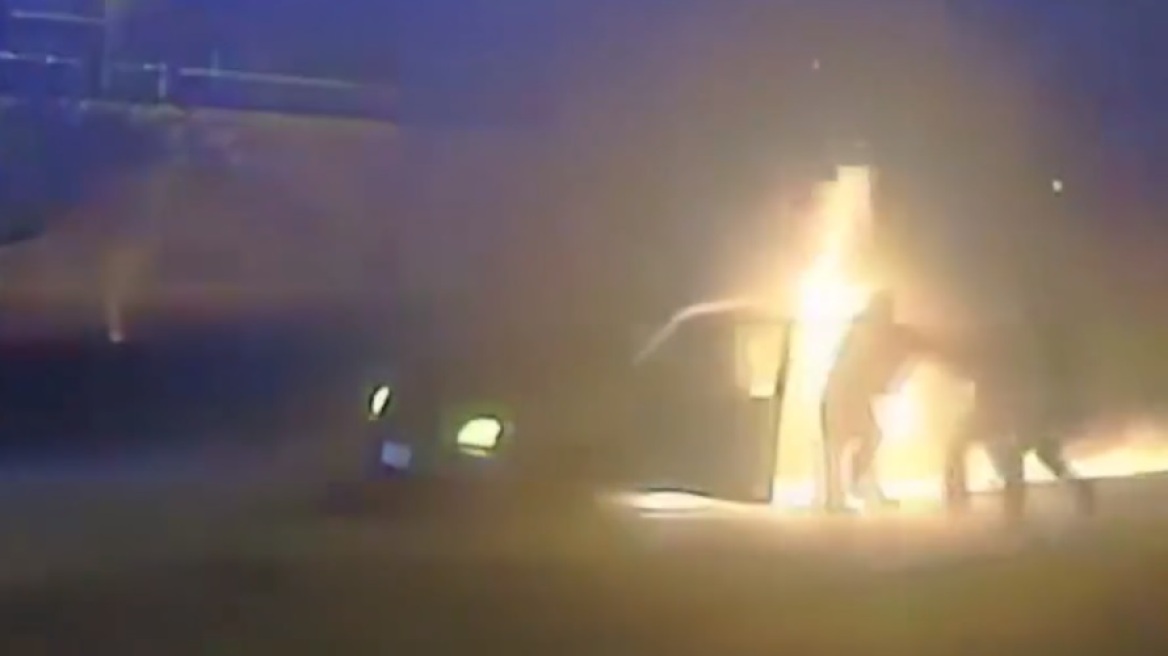 ΗΠΑ: Δραματική διάσωση 84χρονου από φλεγόμενο αυτοκίνητο στο Ουισκόνσιν