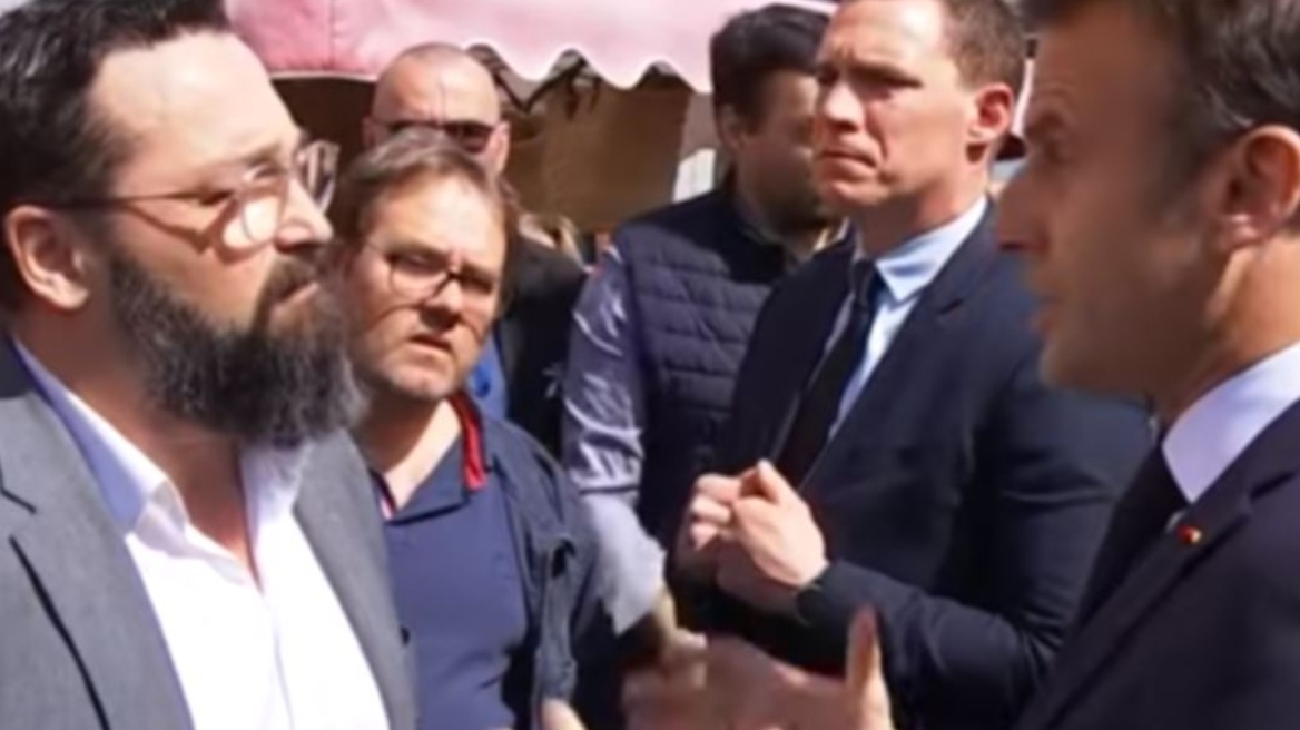 Εμανουέλ Μακρόν: Επίσκεψη-έκπληξη σε λαϊκή αγορά όπου λογομάχησε... φιλικά με παρευρισκόμενους - Δείτε βίντεο