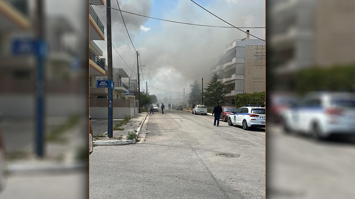 Φωτιά σε μονοκατοικία στη Μαγούλα Αττικής