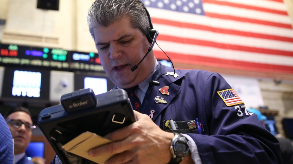 «Ψυχρολουσία» Πάουελ στη Wall Street - Στο «κόκκινο» όλοι οι δείκτες