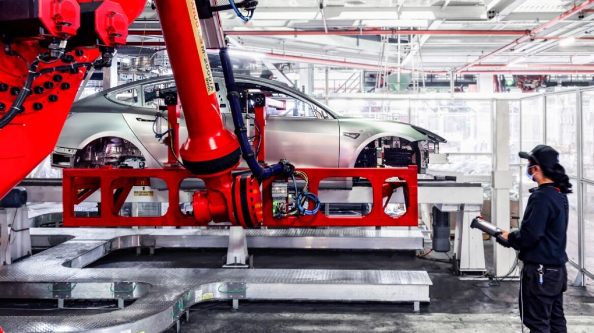 Tesla: Άλλαξε την παραγωγή των αυτοκινήτων