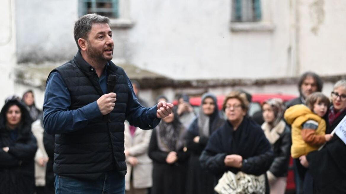 ΠΑΣΟΚ: Τι απαντά στην καταγγελία για «μαύρο χρήμα» στην ενοικίαση εκλογικού κέντρου στην Πάτρα