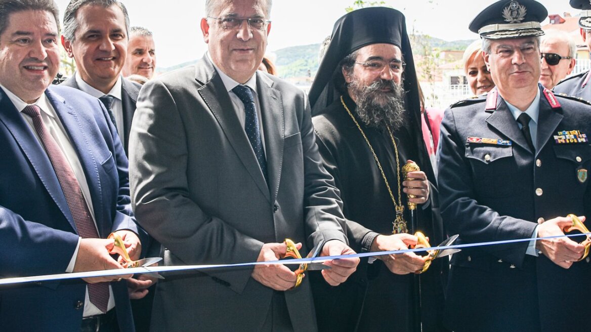 Το νέο Αστυνομικό Μέγαρο Καστοριάς εγκαινίασε ο υπουργός Προστασίας του Πολίτη Τάκης Θεοδωρικάκος