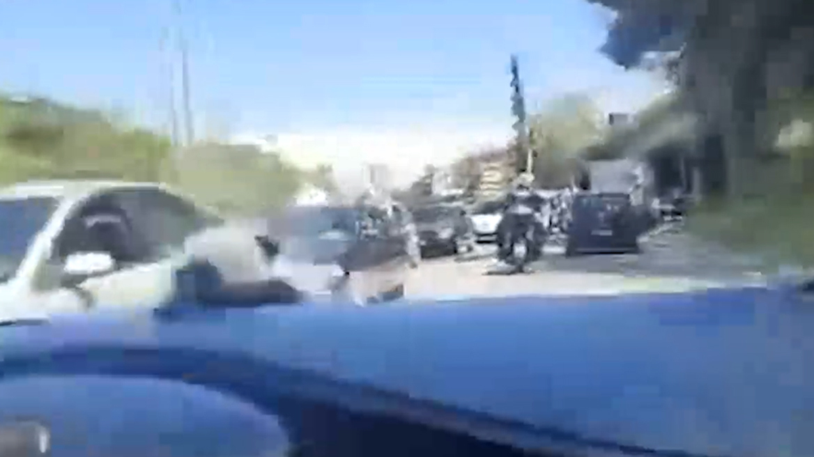 Θεσσαλονίκη: Καρέ-καρέ η μεταφορά στο νοσοκομείο «Παπανικολάου» 2χρονης που έριξε καυστικό υγρό στα μάτια της