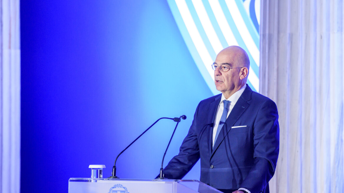 Δένδιας: Η Ελλάδα στηρίζει πλήρως τις έρευνες του Διεθνούς Ποινικού Δικαστηρίου για τα εγκλήματα στην Ουκρανία