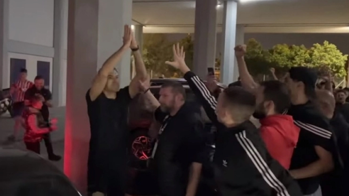 Ολυμπιακός: Το «Σλούκα αλάνι για πάντα στο λιμάνι» των ερυθρόλευκων φιλάθλων - Δείτε βίντεο