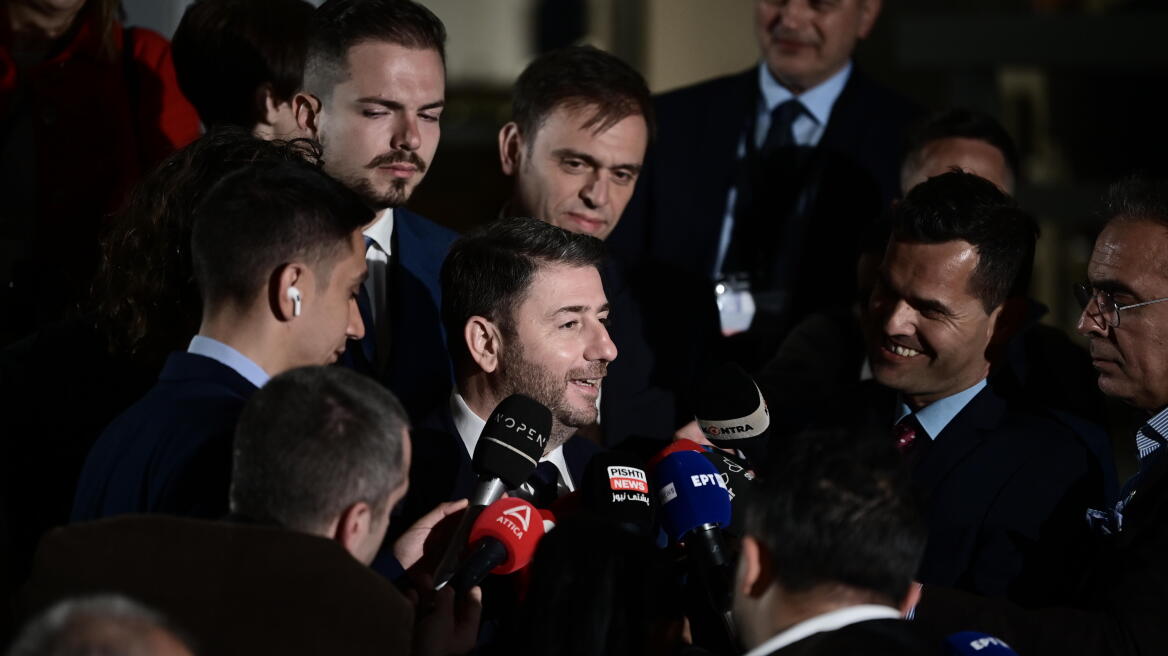 Ανδρουλάκης στο ντιμπέιτ: Ανέβασε τους τόνους με το «να πάνε φυλακή» για τις παρακολουθήσεις