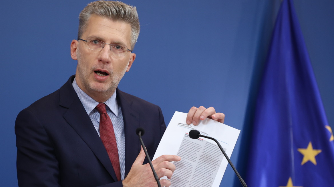 Εκλογές 2023 - Σκέρτσος: Απάντησε με τον Δείκτη Δημοκρατίας του Economist στον Τσίπρα για τις παρακολουθήσεις