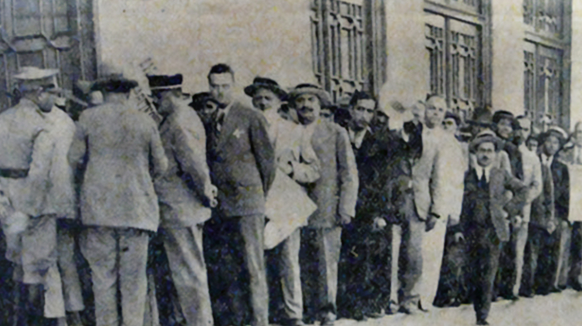 Ενώ οι Έλληνες ψηφίζουν... Υποψήφιοι και ψηφοφόροι