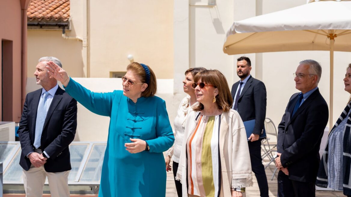 Σακελλαροπούλου: Στα εγκαίνια της έκθεσης «Βρυσάκι, αναζητώντας τη χαμένη συνοικία» 