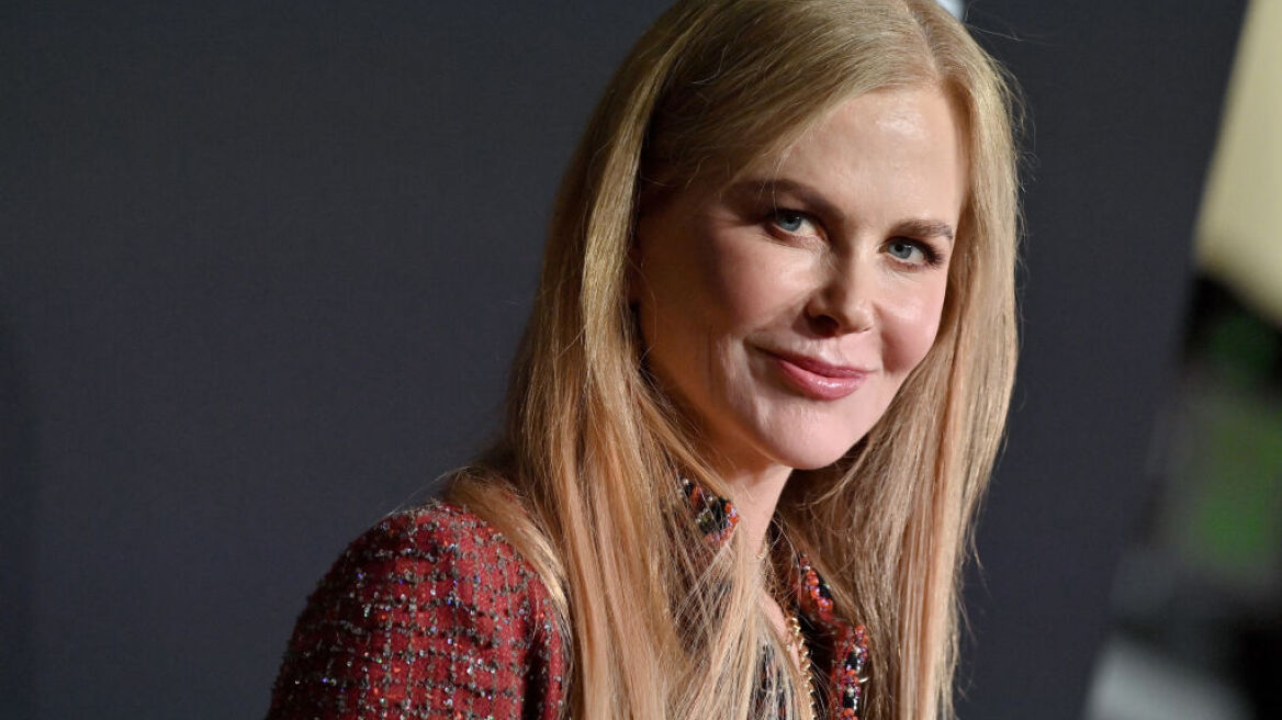 Η Νικόλ Κίντμαν δεν φόρεσε απολύτως τίποτα μέσα από το Chanel κοστούμι της