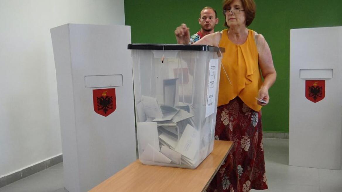 Εκλογές στην Αλβανία: Επικράτησαν οι «εκλεκτοί» του Ράμα στους δήμους Φοινικαίων και Δρόπολης