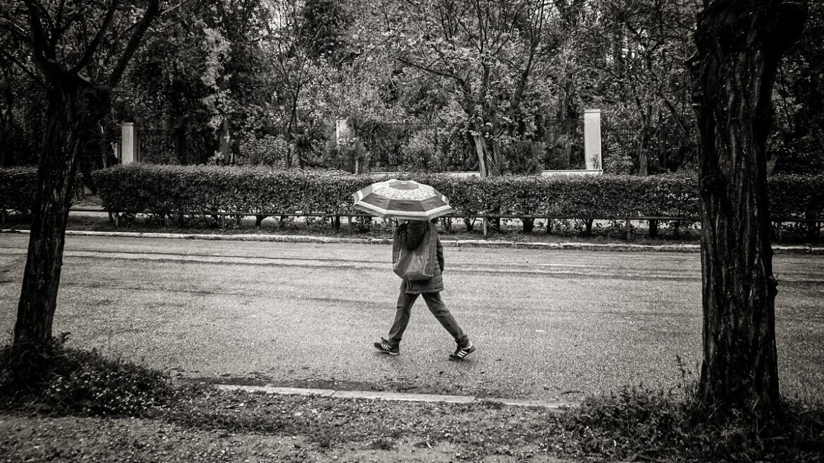 Καιρός: Καταιγίδες σήμερα στη δυτική Ελλάδα - «Σκαμπανεβάσματα» στη θερμοκρασία των επόμενων ημερών