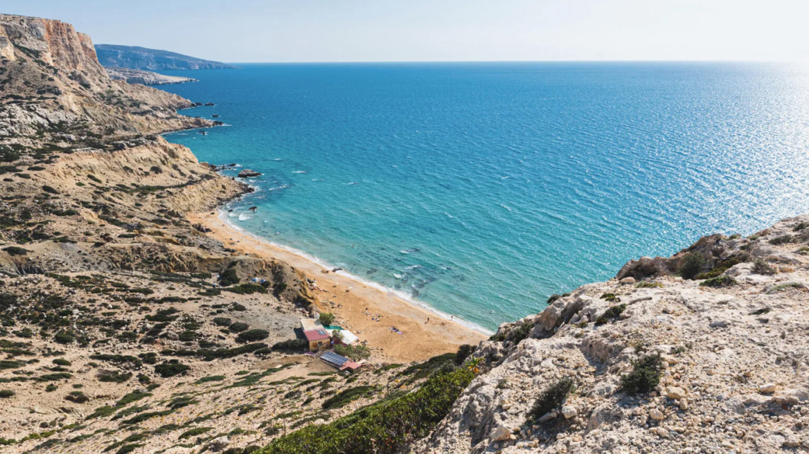 Η Κόκκινη Άμμος στα Μάταλα φιγουράρει ανάμεσα στις 25 κορυφαίες παραλίες γυμνιστών στον κόσμο