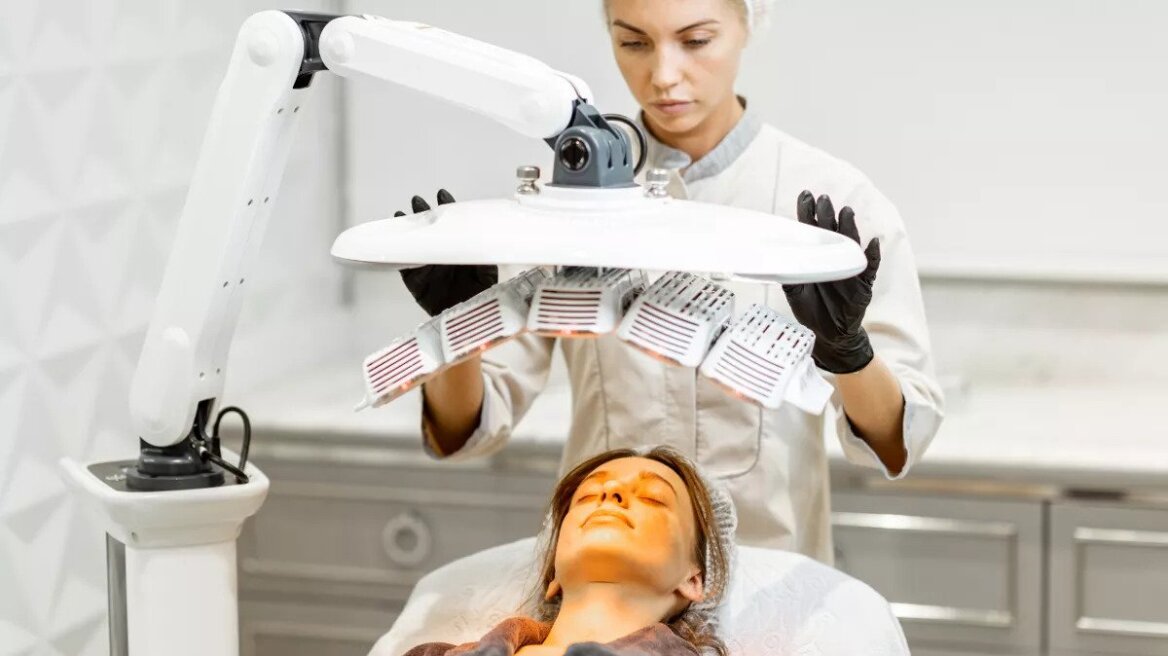 Φωτοδυναμική: Πότε το ασφαλιστήριο καλύπτει αυτήν την καινοτόμο θεραπεία laser