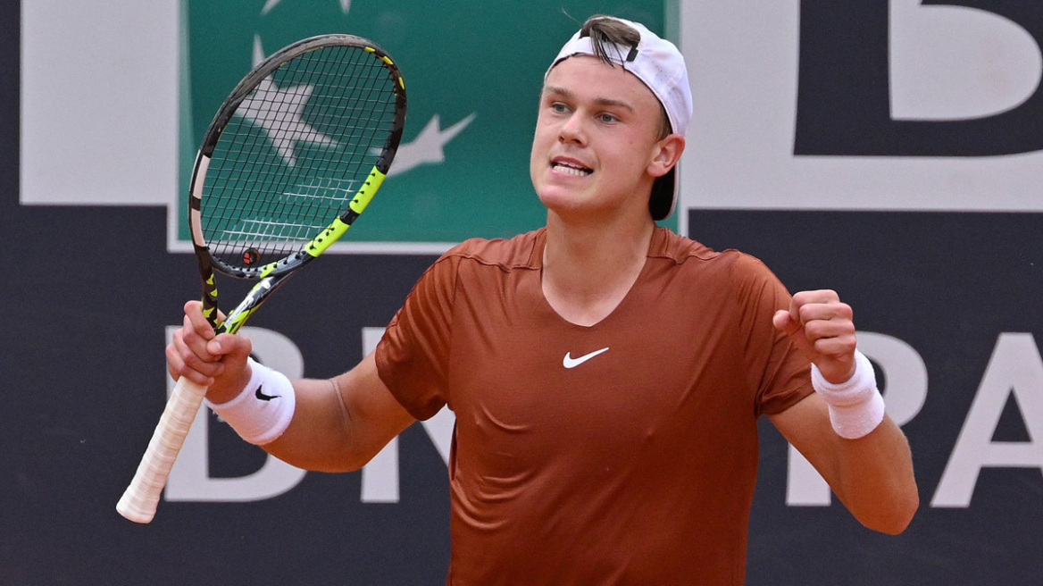 Ο Χόλγκερ Ρούνε πουλά τις... σπασμένες ρακέτες του έναντι 6.000 ευρώ στο επίσημο ηλεκτρονικό του κατάστημα
