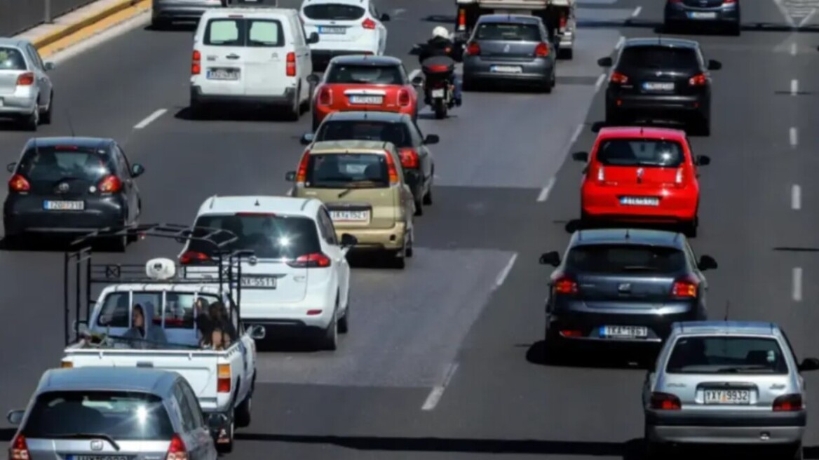Κίνηση στους δρόμους: Μποτιλιάρισμα στην Αττική Οδό στο ρεύμα προς αεροδρόμιο - Πού αλλού έχει κίνηση