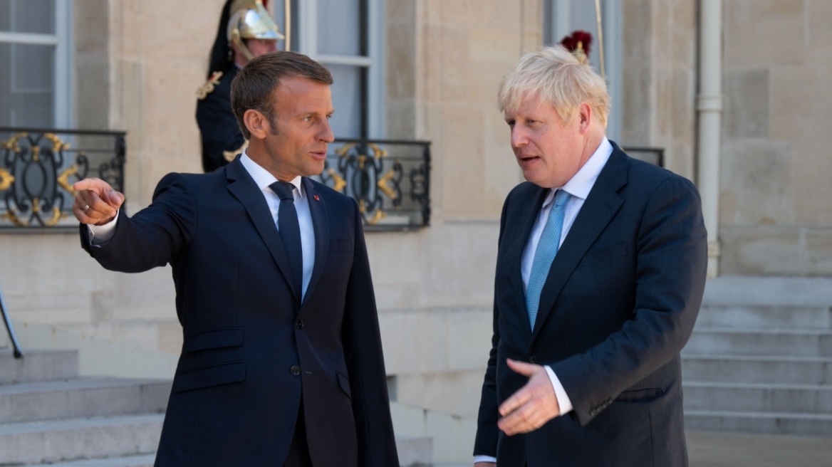 «Ο Μακρόν είναι γλείφτης του Πούτιν»: Αποκαλύψεις για τα «γαλλικά» του Μπόρις Τζόνσον