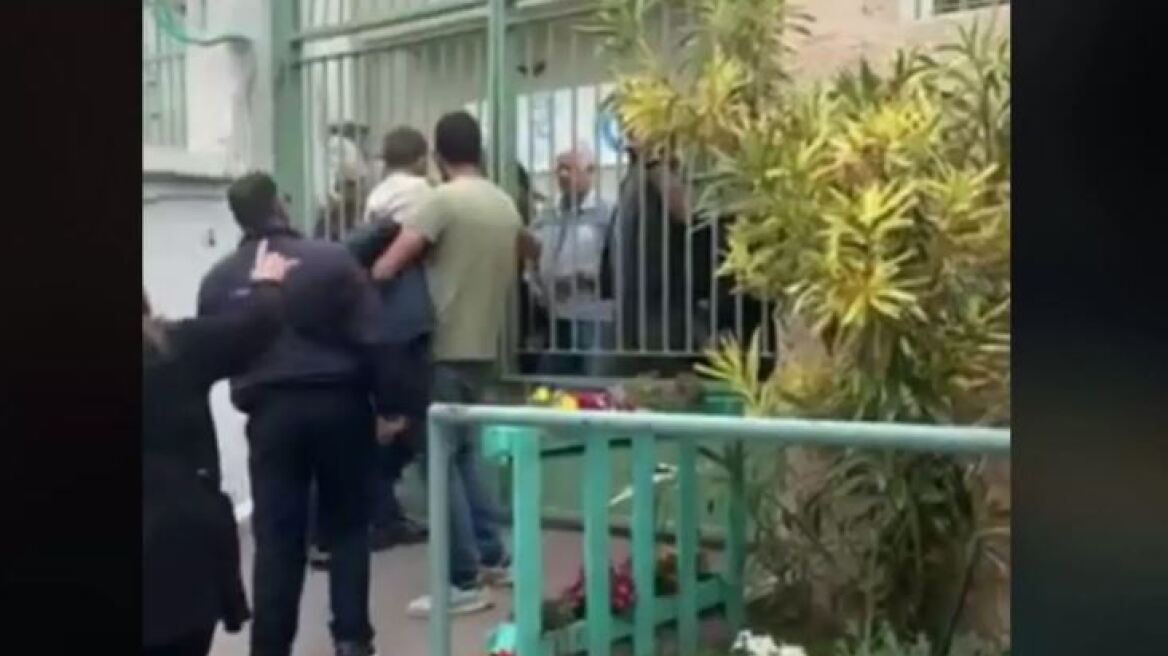 Εκλογές 2023 - Κρήτη: Ψήφισαν αλλά δεν μπορούσαν να... φύγουν από το σχολείο