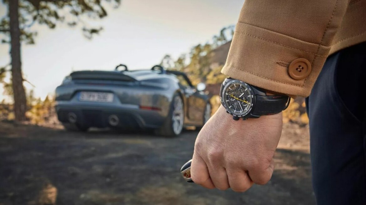 Μία Porsche 718 Spyder RS για το χέρι