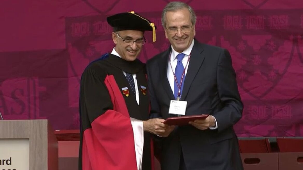 Στη Βοστώνη ο Αντώνης Σαμαράς - Βραβεύτηκε από το Χάρβαρντ