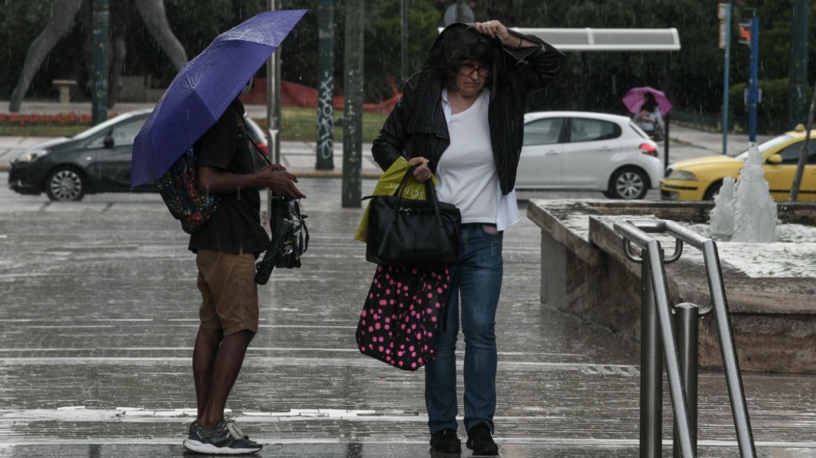 Καιρός: Άστατος το τριήμερο - Πού αναμένονται καταιγίδες