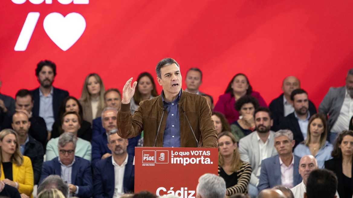 Ισπανία: Ο Πέδρο Σάντσεθ παίζει άμυνα στις δημοτικές και περιφερειακές εκλογές