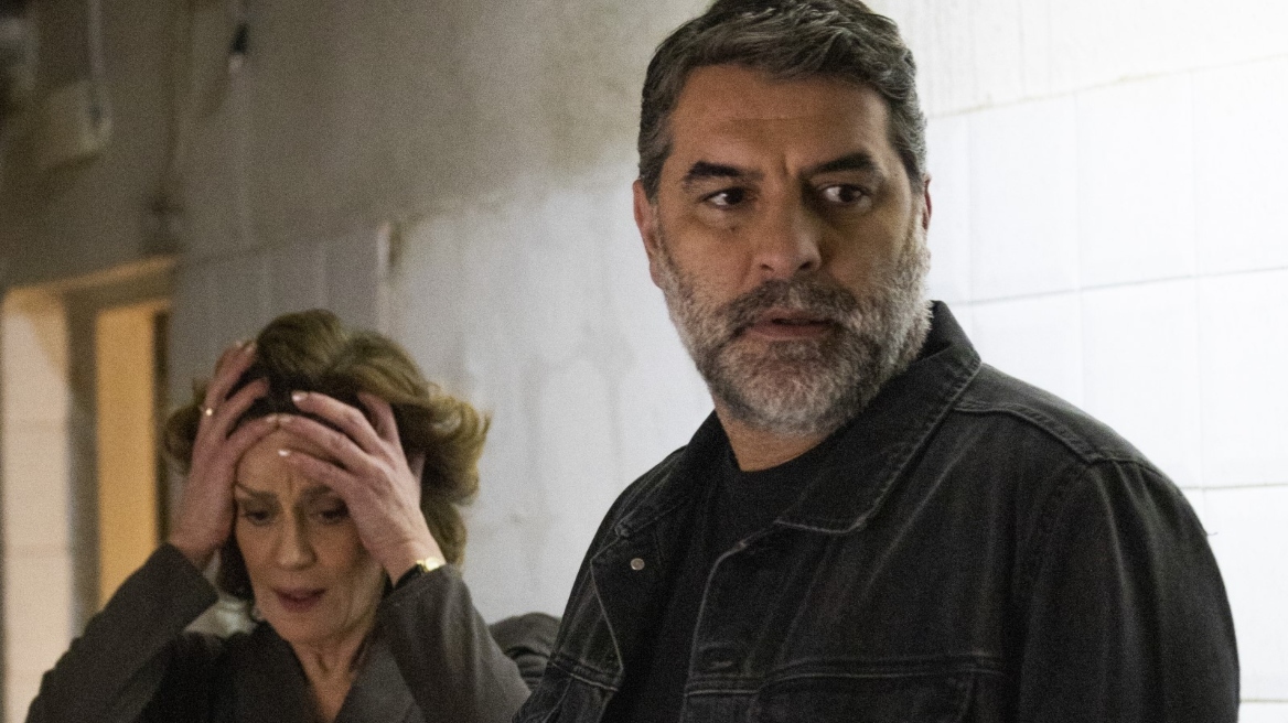 Αυτή η νύχτα μένει: Ο Στρατής βγαίνει εκτός εαυτού