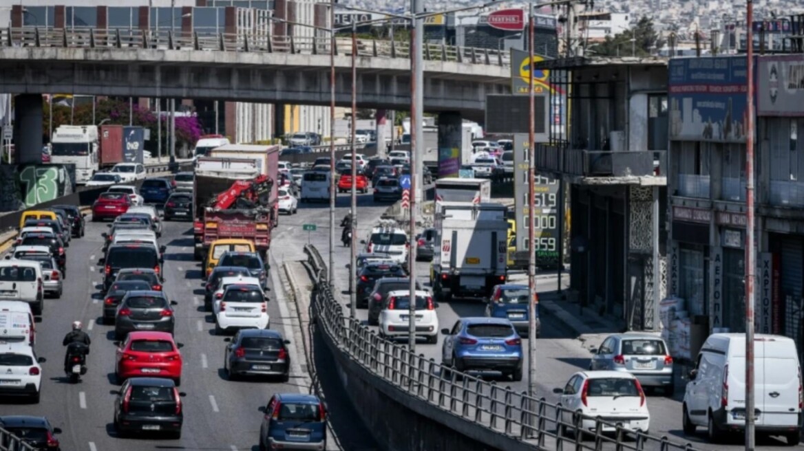 Κίνηση στους δρόμους: Μποτιλιαρισμένοι αυτήν την ώρα κεντρικοί δρόμοι του λεκανοπεδίου