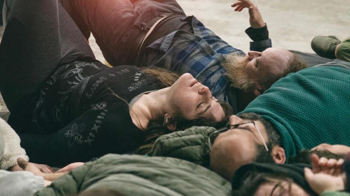 Φεστιβάλ Αθηνών: Μια ιδιαίτερη παράσταση κοινωνικής χορογραφίας στην Πειραιώς 260