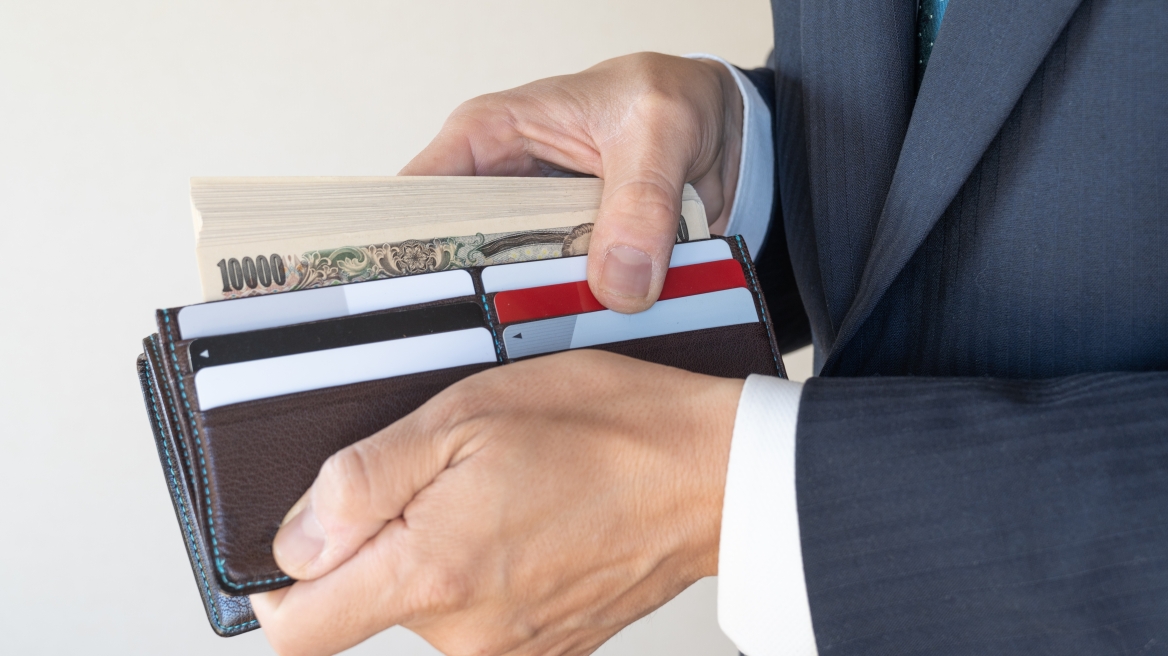 Πιο... φτωχοί οι πλούσιοι άνθρωποι του κόσμου - Τι άλλαξε το 2022