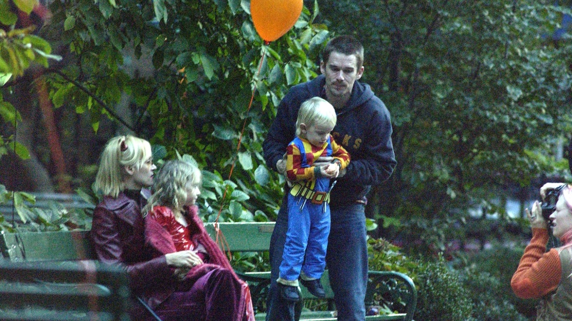 Ο γιος της Ούμα Θέρμαν και του Ίθαν Χοκ έγινε 21 ετών και είναι ηθοποιός - Φτυστός ο πατέρας του