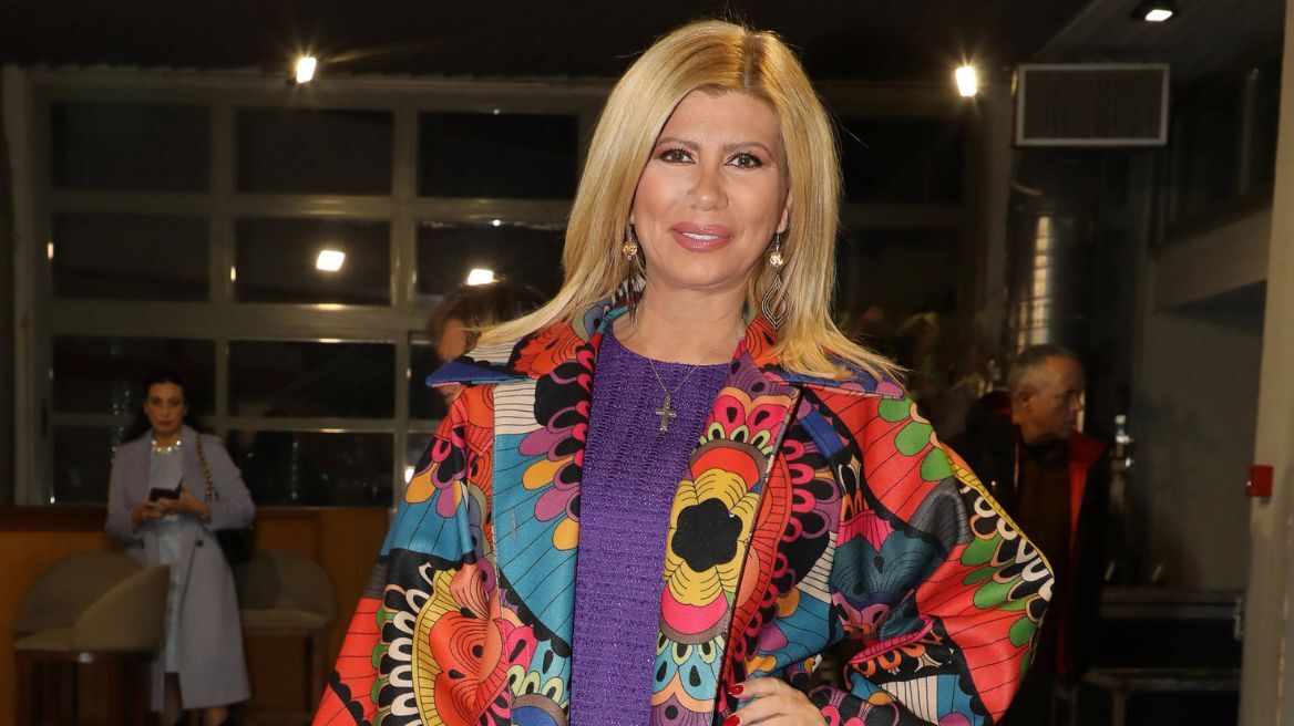 Ζήνα Κουτσελίνη: Για  4.000 δραχμές καθάριζα το μαγαζί, τις τουαλέτες και μετά ήμουν η πιο καλή γκαρσόνα