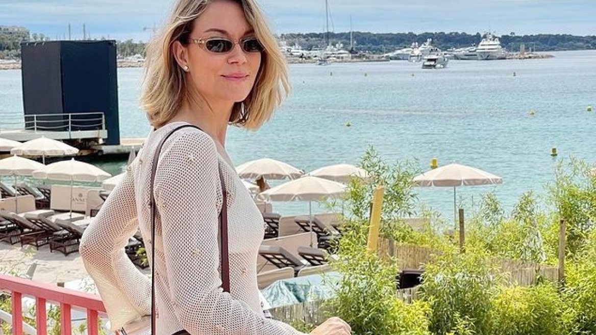 Βίκυ Καγιά: Με ολόσωμη, διάφανη φόρμα που αναδεικνύει τα εσώρουχά της