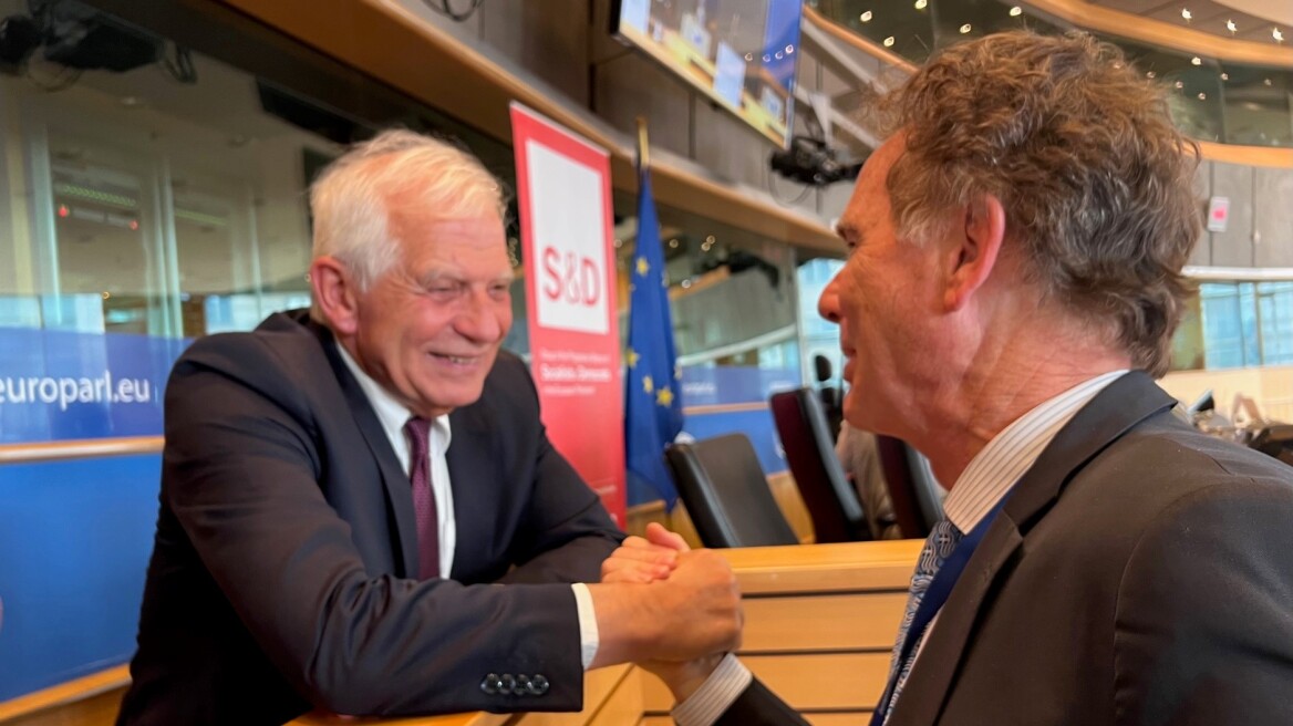 Φρέντι Μπελέρης: Ο Μπορέλ δεσμεύτηκε στον Νίκο Παπανδρέου να μεσολαβήσει για την αποφυλάκιση