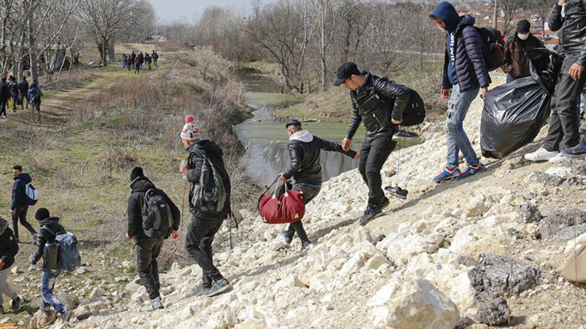 Έβρος: Χειροπέδες σε 24 μετανάστες στην αλλαγή του χρόνου - Εισήλθαν από τα ελληνοτουρκικά σύνορα 
