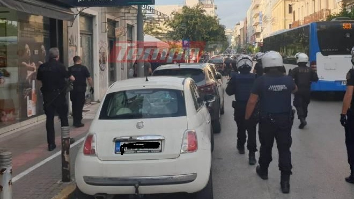 Εκλογές 2023 - Πάτρα: Αναρχικοί προσπάθησαν να κάνουν κατάληψη στο εκλογικό κέντρο της ΝΔ