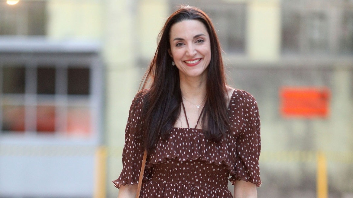 Κατερίνα Ευαγγελάτου: H κομψή εμφάνιση σε θεατρική παράσταση