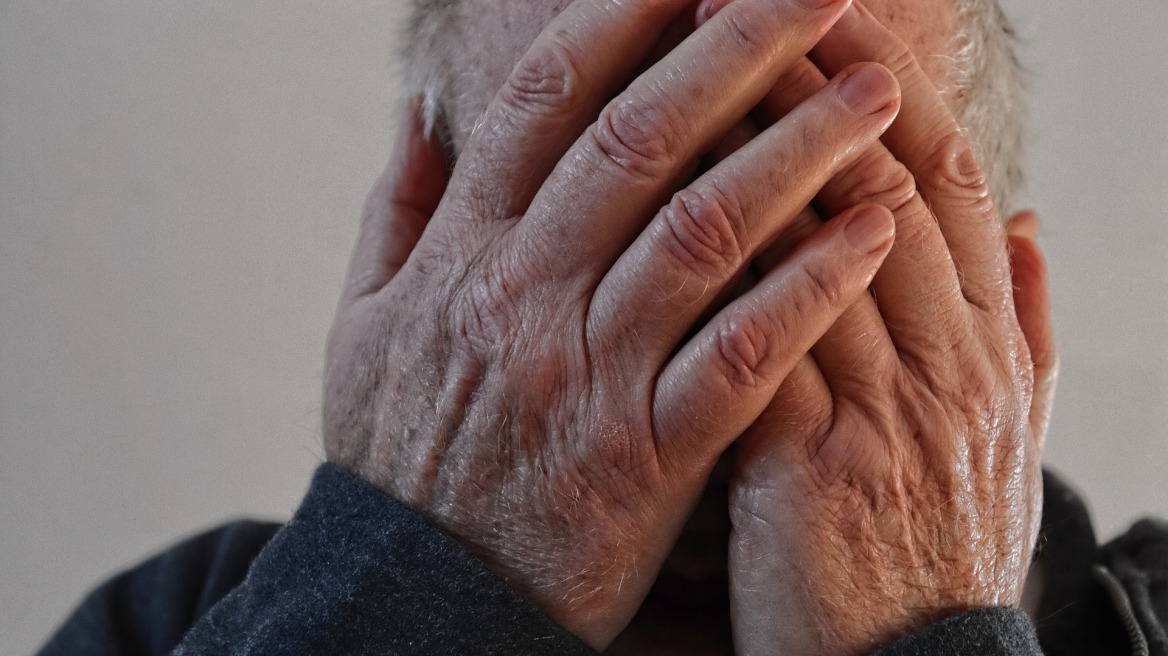 Πάτρα: Ρομά λήστεψε ηλικιωμένο που μόλις είχε βγάλει χρήματα από ΑΤΜ